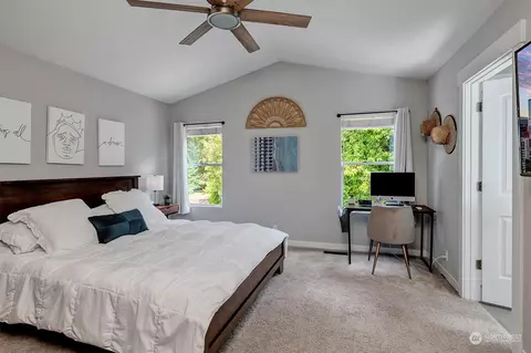Bedroom - 23821 2nd Ave W, Bothell, WA 98021 photo 2 of 4