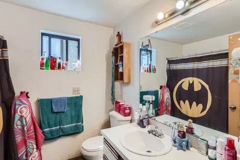 Bath - 10509 Holly Dr, Everett, WA 98204 photo 4 of 4