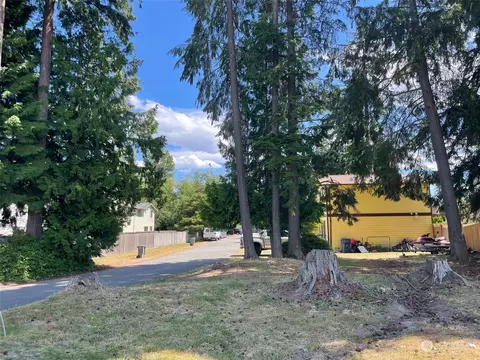 Exterior - 10509 Holly Dr, Everett, WA 98204 photo 9 of 10