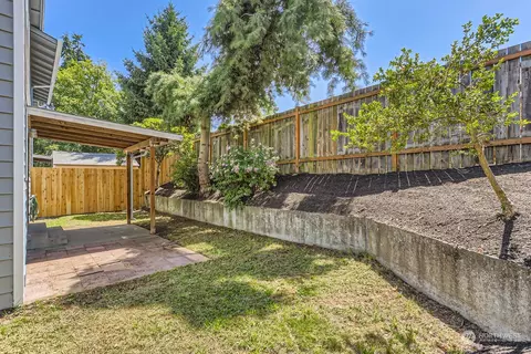 Exterior - 10509 Holly Dr, Everett, WA 98204 photo 4 of 10