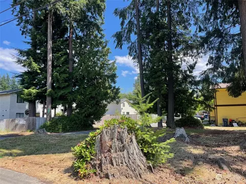 Exterior - 10509 Holly Dr, Everett, WA 98204 photo 8 of 10