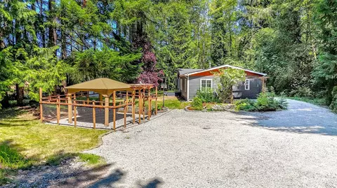 19207 28th St SW, Lakebay, WA 98349
