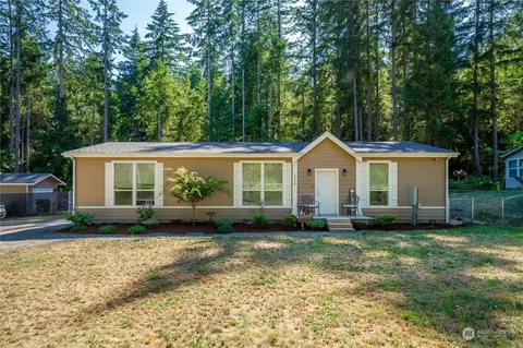 17710 NW Bass Ln, Lakebay, WA 98349