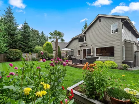 Exterior - 20209 29th Ave SE, Bothell, WA 98012 photo 3 of 7
