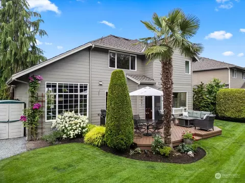 Exterior - 20209 29th Ave SE, Bothell, WA 98012 photo 4 of 7
