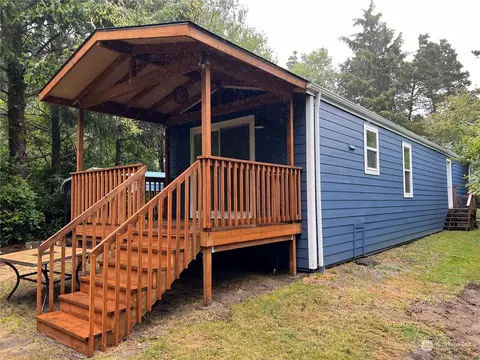 27611 O St, Ocean Park, WA 98640