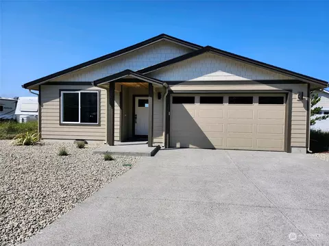 32915 J Pl, Ocean Park, WA 98640