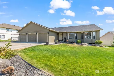5206 Channel Dr, Yakima, WA 98901