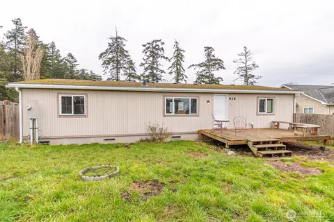936 Donald Ave, Oak Harbor, WA 98277