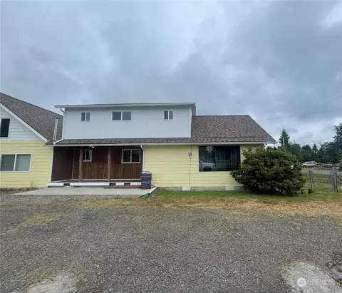 960 H St, Forks, WA 98331