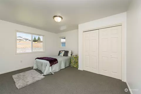 Bedroom - 322 Ridge View Dr, Sequim, WA 98382 photo 6 of 7