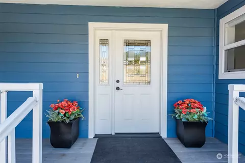 Entry Way - 322 Ridge View Dr, Sequim, WA 98382 photo 1 of 4