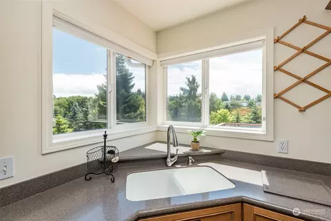 Kitchen - 322 Ridge View Dr, Sequim, WA 98382 photo 3 of 5
