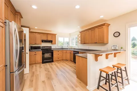 Kitchen - 322 Ridge View Dr, Sequim, WA 98382 photo 1 of 5