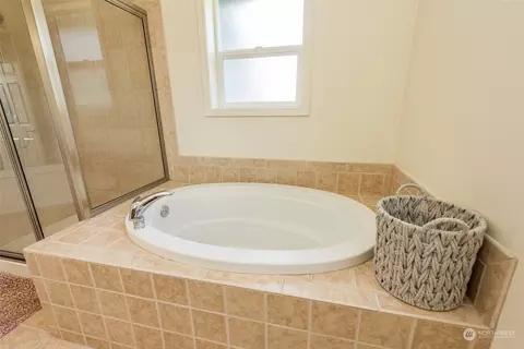 Bath - 322 Ridge View Dr, Sequim, WA 98382 photo 2 of 4