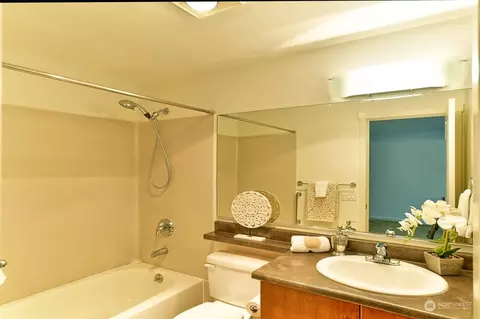 Bath - 12404 E Gibson Rd #C104, Everett, WA 98204 photo 2 of 3