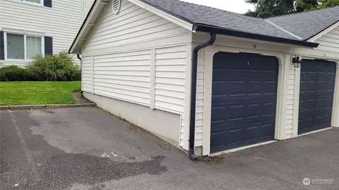 Exterior - 12404 E Gibson Rd #C104, Everett, WA 98204 photo 5 of 9