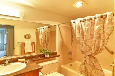 Bath - 12404 E Gibson Rd #C104, Everett, WA 98204 photo 3 of 3