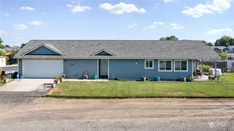 428 W 7th St, Warden, WA 98857