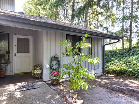 11556 SE 175th St #24, Renton, WA 98058