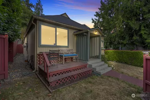 Other - 704 E Marine View Dr, Everett, WA 98201 photo 2 of 12
