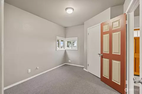 Bedroom - 704 E Marine View Dr, Everett, WA 98201 photo 3 of 5