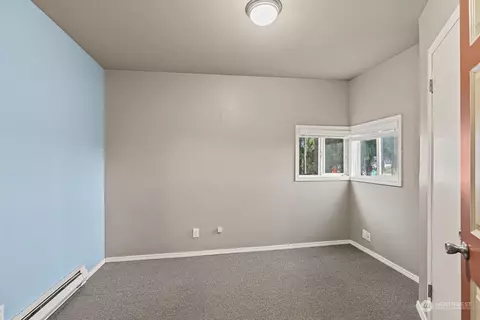 Bedroom - 704 E Marine View Dr, Everett, WA 98201 photo 5 of 5