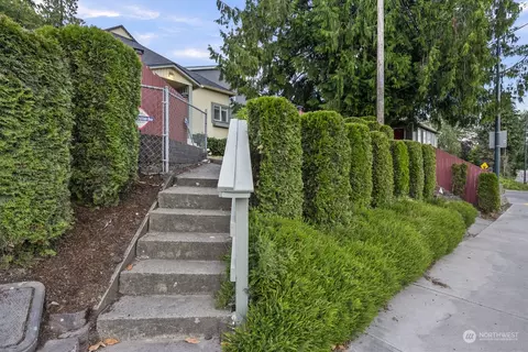 Other - 704 E Marine View Dr, Everett, WA 98201 photo 5 of 12