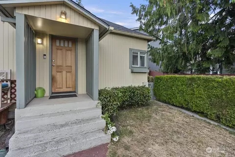 Other - 704 E Marine View Dr, Everett, WA 98201 photo 6 of 12