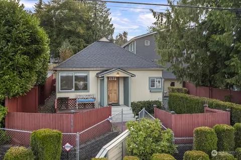 Other - 704 E Marine View Dr, Everett, WA 98201 photo 3 of 12