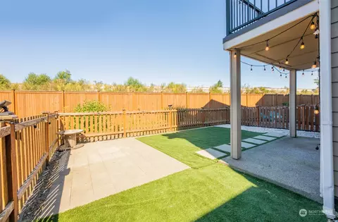 Exterior - 3410 30th Dr, Everett, WA 98201 photo 4 of 7