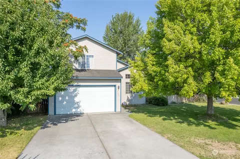 2204 Rosemont Pl, Moses Lake, WA 98837