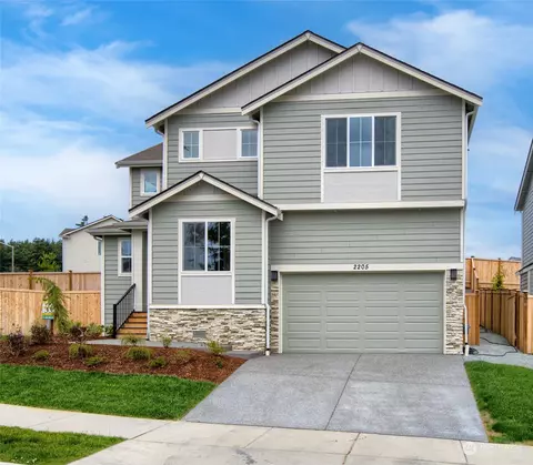 2110 SW Robertson Dr, Oak Harbor, WA 98277