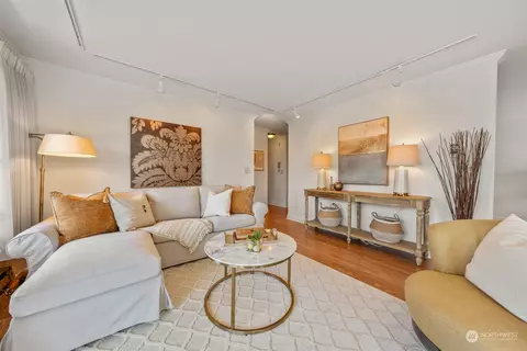 11755 Greenwood Ave N #302, Seattle, WA 98133