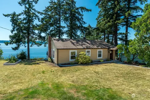 1212 SW Camano Dr, Camano Island, WA 98282