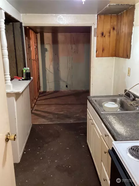 Kitchen - 4525 E St, Tacoma, WA 98404 photo 1 of 2