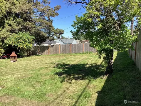 Exterior - 4525 E St, Tacoma, WA 98404 photo 6 of 9