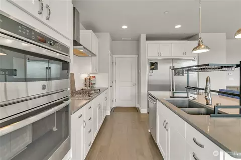 Kitchen - 18103 Baldwin Rd, Bothell, WA 98012 photo 3 of 3
