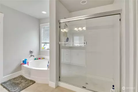 Bath - 18103 Baldwin Rd, Bothell, WA 98012 photo 1 of 4