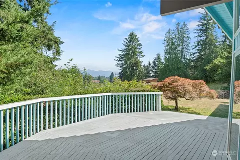 25840 SE 392nd St, Enumclaw, WA 98022