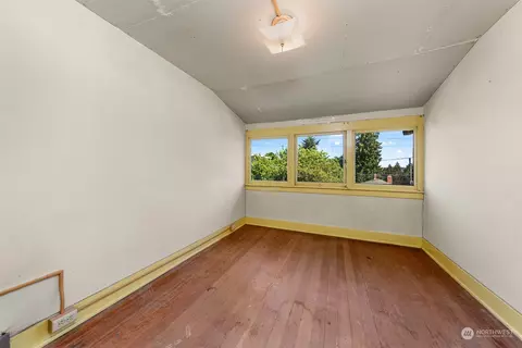 Bedroom - 817 N 60th St, Seattle, WA 98103 photo 4 of 4