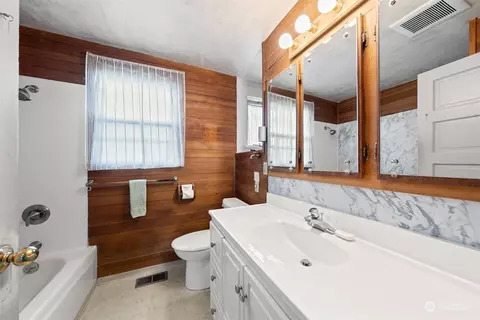 Bath - 817 N 60th St, Seattle, WA 98103 photo 1 of 1