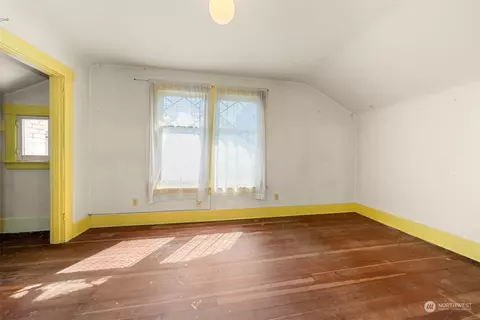 Bedroom - 817 N 60th St, Seattle, WA 98103 photo 3 of 4