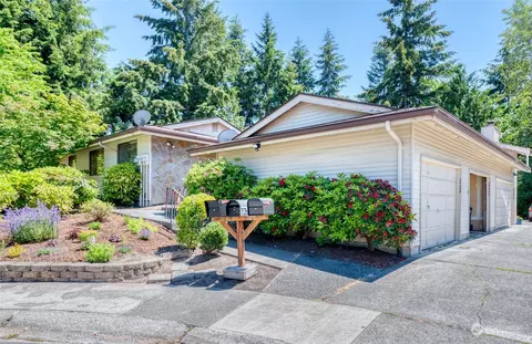 24448 12th Ave S, Des Moines, WA 98198