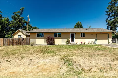 686 SE 3rd Ave, Oak Harbor, WA 98277