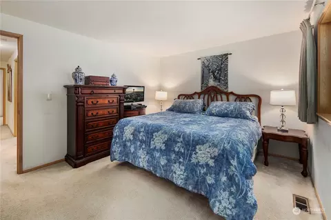 Bedroom - 8 109th St SE, Everett, WA 98208 photo 2 of 3