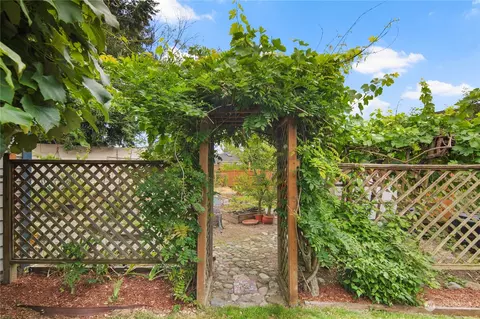 Exterior - 8 109th St SE, Everett, WA 98208 photo 6 of 10