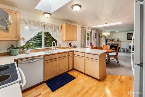 Kitchen - 8 109th St SE, Everett, WA 98208 photo 1 of 1