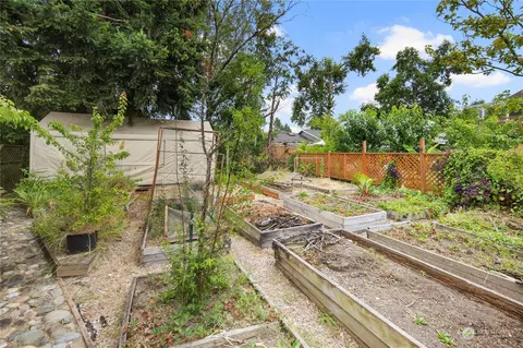 Exterior - 8 109th St SE, Everett, WA 98208 photo 8 of 10