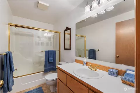 Bath - 8 109th St SE, Everett, WA 98208 photo 1 of 2